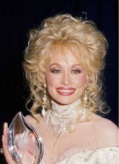 Dolly Parton Hairstyle Messy Feminine Layers Golden Wavy Synthetic Hair Wigs Halle Berry Hairstyles, Ciara Hair, 16 Inch Hair, Grey Hair Wig, Cheap Human Hair Wigs, Kardashian Hair, Rihanna Hairstyles, Long Human Hair Wigs, Wavy Hair Extensions