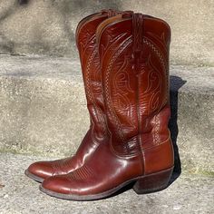 * Vintage Lucchese San Antonio Handcrafted Leather Cowboy Boots Men’s Size 8 * No Flaws, Excellent Condition! * Men’s Size 8 * Next/Same Day Shipping * Recycled/Reused/Sustainable Packaging * Bundle And Save! * Feel Free To Ask Any Questions Or Make An Offer! Ariat Western Texas Custom Leather Snip Toe Boots, Western Leather Wingtip Boots, Retro Plain Toe Boots With Leather Sole, Custom Leather Boots With Snip Toe, Vintage Plain Toe Boots With Leather Lining, Retro Leather Boots With Snip Toe, Vintage Leather Boots With Leather Sole, Western Wingtip Leather Boots, Vintage Goodyear Welted Boots With Almond Toe