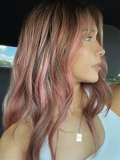 12 Bombshell Hair Color Ideas To Try This Summer Pink Hair Highlights, Light Pink Hair, Pink Blonde Hair, Pink Hair Dye, Hair Streaks, Dirty Blonde Hair, Hair Stylies, Haircut And Color, Dye My Hair