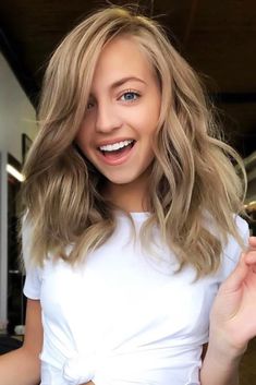 Blonde Highlights For Cool Skin Tone, Golden Beige Blonde Hair, Hair Inspiration Color Blonde, Natural Dark Blonde Hair, Dark Blonde Hair Color Ideas, Beige Blonde Hair Color, Natural Dark Blonde, Beige Blonde Hair, Rambut Brunette