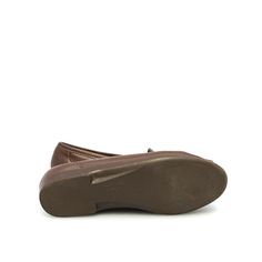 Step into comfort and style with the SAS Womens Brown Leather Loafers. Designed for the modern woman who values both fashion and functionality, these loafers feature a rich brown leather exterior that exudes sophistication. The Tripad Comfort technology ensures that every step you take feels cushioned and supported, making them perfect for casual outings or leisurely walks. With their classic solid design, these loafers are versatile enough to pair with any outfit, from jeans to dresses.SAS Wome Traditional Brown Slip-on Loafers, Luxury Brown Low-top Loafers, Brown Slip-on Loafers With Stitched Sole, Semi-formal Brown Loafers With Stitched Sole, Brown Leather Loafers, Comfortable Walking Shoes, Leather Loafer Shoes, Vintage Trucker Hats, Loafers Shoes