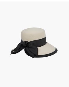 Diva H'Iver Off-White/Black Eric Javits Winter Bags, Double Bow, Straw Bags, Leather Hats, Felt Hat, Wide Brimmed Hats, Brim Hat, Audrey Hepburn, Tote Backpack