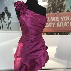 This Nwt Vtg Jessica Mcclintock For Gunne Sax Is The Most 80s/Wonderful Thing You’ve (I’ve) Ever Seen. This Quintessential 80s Number Is In Perfect Condition. Never Been Worn. Stored Away By God Knows Who To Be Worn God Knows When. A Masterpiece! Size 7 Fancy 80s Dress, 80s Inspired Prom Dress, 80s Dresses Formal, 80s Formal Dress, 80s Formal, 80’s Dresses, 80s Inspired Outfits, Hoco Inspo, 80s Prom Dress