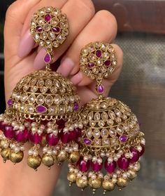 Golden Jhumka, Vintage Indian Jewelry, Fashion Jewelry Necklaces Gold, Indian Jhumka, Ethereal Jewelry, Bridal Jewelry Vintage, Fancy Jewelry Necklace