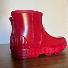 Brand New Rain Boots From Ugg Australia Red Size 5y = Women Size 6 No Box I Ship Quickly See All My Other Posts For Bundle Shipping! Casual Red Waterproof Rain Boots, Sequin Ugg Boots, Ugg Rain Boots, Girl Uggs, Tall Uggs, Chestnut Boots, Ugg Boots Tall, Leather Snow Boots, Mini Baileys