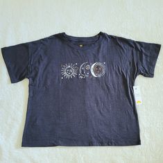 Brand New With Tags C&C California Sun & Moon Graphic Tee Excellent Condition With No Flaws Size Medium Approx Measurements Laying Flat: Length 22" Armpit To Armpit 22" Across Bottom Hem 22" 100% Cotton Tee Is A Navy Blue Space Dye With A Sun And Moon Graphic In Front Slightly Cropped, Crew Neck, Straight Hem, Short Sleeves Please No Trades Or Lowballs! *Ask Any Questions You May Have Prior To Making An Offer Please* Book Retreat, Sun And Moon Graphic, Twilight Dr, Moon Graphic Tee, California Shirt, Linen Top Women, Striped Linen Shirt, Cropped Tee Shirt, Moon Graphic