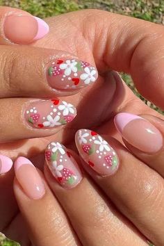 Summer Nails: Free Tips for Beginners Strawberries Nails, Nails Strawberry, Nails Fruit, Strawberry Nail, Beach Themed Nails, Belle Nails, Strawberry Nails, Biab Nails, Fruit Nails