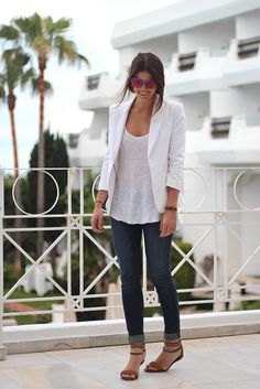 casual look Linen Blazer Outfit Women, Blazer Outfit Women, Linen Blazer Outfit, White Blazers, Weekend Mode, Style College, Blazer Outfit, Fashion White