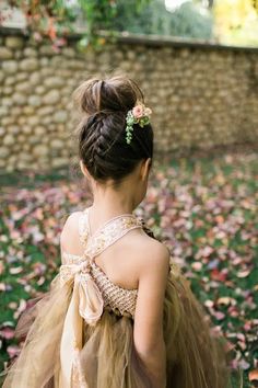 30+ Absolutely Adorable Flower Girl Hairstyles + Tutorials Flower Girl Wedding Hair, Wedding Hairstyles For Girls, Girls Updo, Hairstyles For Gowns, Flowers In Her Hair, Flower Girl Hairstyles, Gowns For Girls, Wedding Flower Girl, Wedding With Kids