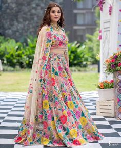 Wedding Dresses Floral, Latest Traditional Dresses, Net Lehenga Choli, Indian Wedding Dresses, Long Blouse Designs, Lehenga Choli Designs