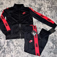 Nike Track Suit Size : 6 New With Tags Nike Sweatsuit Outfits, Nike Jogging Suits, Tie Dye Tracksuit, Sweatsuit Outfit, Boondocks Drawings, Nike Sweatsuit, Baby Boy Nike, Nike Tracksuit, Jogging Suit