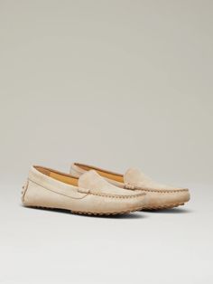 The Felize Suede - Suede Moccasin - Latte - M.Gemi Elegant Beige Moccasins With Rubber Sole, Luxury Calf Leather Moccasins With Suede Lining, Luxury Beige Suede Loafers, Beige Suede Moccasins For Work, Elegant Suede Moccasins With Leather Sole, Suede Moccasins With Rubber Sole For Driving, Suede Driving Loafers With Rubber Sole, Driving Moccasins With Leather Sole And Suede Material, Suede Driving Loafers With Suede Lining