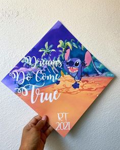 Stitch Graduation Cap, Hawaiian Graduation, Stitch Graduation, Bsn Graduation Cap, Disney Grad Caps, Quotes For Graduation Caps, Fun And Easy Diys, Disney Graduation Cap