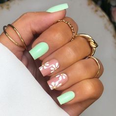 Mint Green Nails, Unghie Nail Art, Pastel Nails Designs, Summer Gel Nails, Spring Acrylic Nails, Green Nail Designs, Short Nail, Trendy Nail Design, Short Acrylic Nails Designs