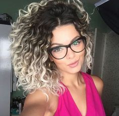 Curly Hair And Glasses, Hair And Glasses, Wavy Bob Hairstyles, Short Curly Hair, Grunge Hair, Curly Girl, Love Hair