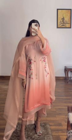 Sahara Suit, Casual Pakistani Outfits, Desi Suits, Trending Summer Nails, Latest Bridal Dresses, Blouse Casual Fashion, Punjabi Outfits, Classy Outfits For Women