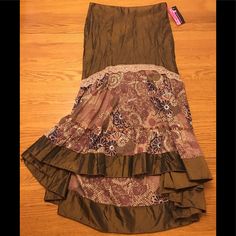 Nwt Rinascimento Cottagecore / Boho Skirt S Nwt Rinascimento Cottagecore Skirt With Boho Vibes Has A Subtle High-Low Design And Is A Stunning Mix Of Taffeta, Lace And Sequins. This Beauty Has Never Been Worn; Tags Still Attached. Absolutely Gorgeous!!! Approximate Flat Measurements: Waist 15 1/4", Hip 18". Boho Skirt Outfit, Grunge Witch, Cottagecore Skirt, Flowy Skirts, Outfit Creator, Stevie Nicks Style, Style Bundle, Boho Clothes, Boho Skirt