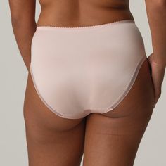 High-waisted briefs that sit higher at the waist and comfortably cover your bottom. The legs have an elegant cut in front. Vintage Pink is a pink make-up hue with a distinct retro vibe. It gives every skin tone a subtle glow and is easy to combine with outfits in lighter colors. Pink Shapewear Bottoms With Smoothing Details, Pink Smoothing Brief Bottoms, Fitted Pink Shapewear Bottoms, Pink High Waist Bottoms With Contoured Waistband, Pink Full Coverage Smoothing Bottoms, Feminine Fitted Bottoms With High-cut Leg, Feminine Stretch Bottoms With High-cut Leg, Pink Full Coverage Shapewear Bottoms, High Waist Pink Bottoms With Smoothing Details