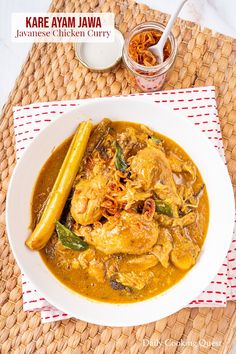 Indonesian Recipes, Asian Dinners, Indonesian Cuisine, Savory Chicken, Malaysian Food, Curry Chicken Recipes, Asian Flavors, Steamed Rice, Cuisine Recipes