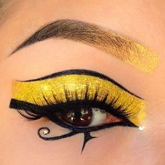 The Mummy, Egyptian makeup. Gold glitter Eye of Ra. House of Lashes Noir Fairy. Gold gradient brows. Eye Kandy Cosmetics, Urban Decay Honey. Egyptian Make Up, Egyptian Eye Makeup, Cleopatra Makeup, Egyptian Eye, Glitter Eye, Stage Makeup, Fantasy Makeup