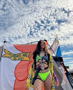 Sequin Rave Outfit, Rave Totem Ideas, Rave Outfits Colorful, Rave Poses, Fan Holster, Music Festival Outfits Rave, Elements Festival, Rave Outfits Diy, Edm Rave Outfits