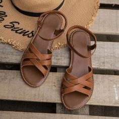 Olivia Mark - Stylish Flat Sandals: Fashionable and Comfortable Footwear for Summer Korean Sandals, White Casual Sneakers, Summer Brown, Casual Beach Wear, Embroidered Flats, Comfortable Footwear, Couple Shoes, Metallic Flats, Lace Up Flats