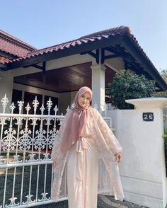 Raya Outfit Ideas, Kasut Nike, Mix And Match Outfits Hijab, Eid Look, Ootd Poses, Muslim Fashion Hijab Outfits