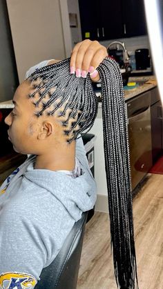 Bob Box Braids Styles, Sleek Braided Ponytail, Weave Hairstyles Braided, Hair Tea, Natural Hair Bun Styles, Black Ponytail Hairstyles, Single Braids, Braids Hairstyles Pictures