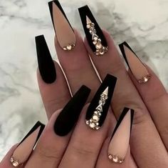 Halloween Nails Jewels, Black And Gold Foil Nail Designs, Simple Self Nail Designs, Elegant Medium Nails, Long Coffin Shaped Acrylic Nails, Black And Gold Diamond Nails, Cute Goth Nails Coffin, Fancy Black Nails With Gems, Wedding Guest Nails For Black Dress