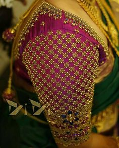 Brunette Girls, डिजाइनर कपड़े, Silk Saree Blouse Designs Patterns, Mirror Work Blouse Design, Wedding Saree Blouse Designs, Cutwork Blouse Designs, Blouse Back Neck Designs, Blouse Design Images, Wedding Blouse Designs