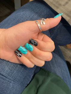 Western Style Nails Acrylic, Country Style Acrylic Nails, Turquoise Nails Acrylic Short, Western Nails Acrylic Short, Western Print Nails, Nails 2023 Trends Western, Western Chic Nails, South Western Nails, Country Concert Acrylic Nails