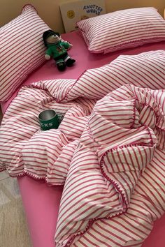 Sweet Hot Pink Stripes Bedding Set for Dorm Room Pattern Bedding, Preppy Decor, Pink Duvet, Striped Bedding, Patterned Bedding, Herringbone Stitch, Shabby Chic Farmhouse, Chic Farmhouse, Bedding Shop