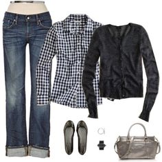 Minus the purse. Not a purse kinda gal. White Grey Outfit, How To Have Style, Looks Jeans, Estilo Hippie, Mode Casual, Grey Outfit, Navy Grey, Black Sweater, Outfits Casuales