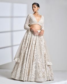 Ivory Lehnga Designs, White Pearl Lehenga, Jacket Lengha, Lehenga Photoshoot, Pearl Lehenga, Cream Lehenga, Engagement Planning, Lehenga Styles, Trendy Lehenga