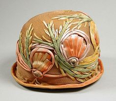 Amazing hat! Raffia Embroidery, Art Deco Hats, Straw Cloche Hat, Ribbon Work, Silk Ribbon Embroidery, Beautiful Hats