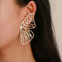 Golden ! Butterfly Wings Hollow Earrings, Butterfly Earrings Gold, Butterfly Wing Earrings, Butterfly Earrings Stud, Wing Earrings, Big Earrings, Earring Patterns, Butterfly Earrings, Butterfly Wings