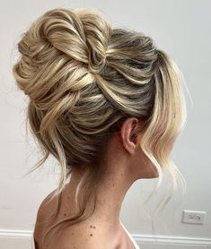 Updos For Medium Length Hair High Bun, Midi Updo Bridal Hair, Front Updo Hairstyles Wedding, Wedding Hairstyles With Bangs, Bun With Bangs, Chignon Simple, Bridesmaid Hair Inspo, High Bun Hair, Bridal Bun