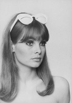 All great pairs of sunglasses are timeless. It's not about changing trends but… Colleen Corby, 60s Vibes, 60s Aesthetic, Andre Courreges, Jean Shrimpton, 70s Aesthetic, 얼굴 그리기, Swinging Sixties, 1960s Fashion