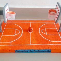 a cake made to look like a basketball court