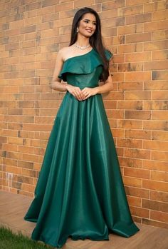 Green Satin A-line Dress, Satin A-line Strapless Dress For Banquet, A-line Strapless Dress For Prom Season, A-line Strapless Dress For Prom, Satin A-line Strapless Bridesmaid Dress, A-line Off Shoulder Party Dress, Green A-line Strapless Evening Dress, Green A-line Satin Dress, Green Satin A-line Maxi Dress