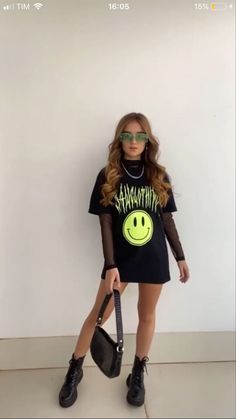 Rave Outfits Long Sleeve, Mesh Tshirt Dress Outfit, Festival Street Style 2023, Graphic Tee Festival Outfit, Tshirt Outfit Concert, Mesh Long Sleeve Outfit, Mesh Tshirt Outfits, Ikon Concert Outfit, Long Sleeve Festival Outfit