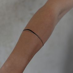 Minimalist Arm Band Tattoo Women, Tattoo Line Around Arm, Graph Tattoo, Delicate Arm Band Tattoo, Ring Arm Tattoo, Line Tattoos Arm, Two Lines Tattoo, Arm Band Line Tattoo, Line Bracelet Tattoo