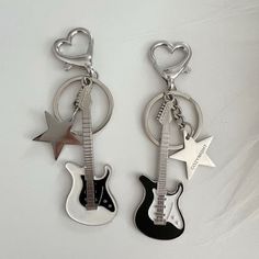 Cute Things To Buy Your Girlfriend, Star Keychain Aesthetic, Nana Osaki Aesthetic, Black And White Keychain, Nana Keychain, Black And White Guitar, Rockstar Guitar, Keychain Aesthetic