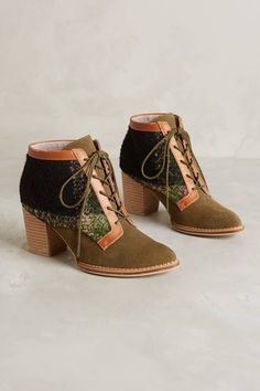 Hak Tinggi, Lace Up Booties, Fall Shoes, Crazy Shoes, Pretty Shoes, Shoe Obsession, Mode Vintage, Winter Shoes, Makeup Collection