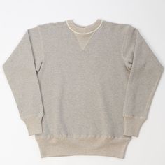 Warehouse & Co have kindly extended their reputation for quality and authenticity to the production of their incredible 403 sweatshirt range. Cut from 100% cotton fleece, this sweat is luxuriously soft and hardwearing, while the fabric has been woven on vintage loop-wheel knitting machines to ensure the finest quality and comfort imaginable. This fabric has been specially woven by the brand on vintage loop-wheel knitting machines, which produce a material with a quality that is unmatched by toda Denim Repair, Knitting Machines, Plain Sweatshirt, Vintage Flats, Knit Sweatshirt, Fashion Fits, Cotton Fleece, Clothing Co, Vintage Sweatshirt