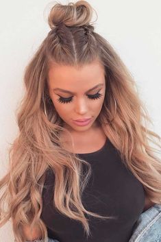 Gold Food, Penteado Cabelo Curto, Long Blonde, Fancy Hairstyles, Hairstyles For Round Faces, Prince Charming, Ponytail Hairstyles, Lash Extensions, Prom Hair