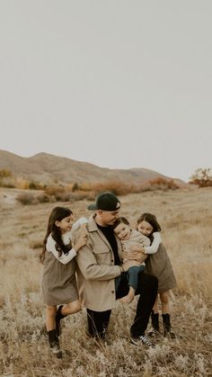 Father Baby Photography, Father Daughter Photography, Fall Family Session, Colorado Fall, Outdoor Family Photography, Children Photography Poses, Outdoor Pictures, Childhood Photos