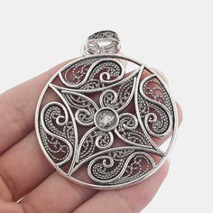 2Pcs Antique Silver Hollow Filigree Pendant Tray Blank Bezel Fit 8mm Round Cameo Quantity: 2pcs Material: Zinc Alloy (Lead and Nickel Free) Color: Antique Silver Pendant Size: 55mm Hole Size: 7*8mm Tray Size: 8mm (Fit 8mm Round Cabochon/Cameo) Conversion: 1 inch = 25.4mm or 1mm = 0.0393 inch Payment     We only accept PayPal.Before you finish paying please check your shipping address,Zip / Postal Code and Phone Number are correct.Thank you. Shipment     24hours dispatch after clear payment.All i Filigree Jewelry, Filigree Pendant, Jewelry Techniques, Silver Filigree, Flower Pendant, Quality Jewelry, Silver Pendant, Antique Silver, Cuff Bracelets