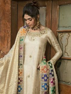 Groom Sister Dress Pakistani, Party Dress Pakistani, Wedding Dresses Pakistani, Pakistani Mehndi, Dresses Pakistani, Dress Pakistani, Pakistan Dress, Pakistani Designer Clothes, Pakistani Formal Dresses