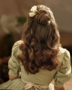 Royal Core, Royal Aesthetic, Flowers In Her Hair, Clipuri Video, Princess Aesthetic, Hair Reference, Little Women, Dream Hair, Aesthetic Hair